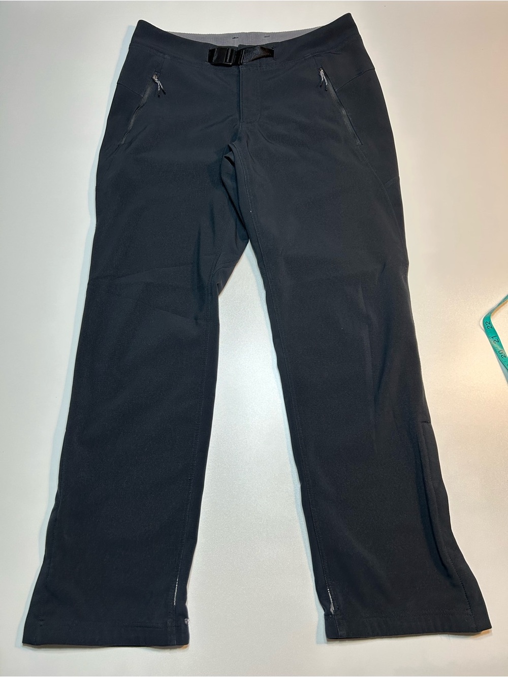 MEC Women’s Technical Hiking Pants Charcoal Gray Woven Integrated Belt Outdoor